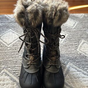 Like new Blondo Sport Waterproof Winter Boots Thinsulate SASHA Faux Fur 8M 🎈🎈🎈